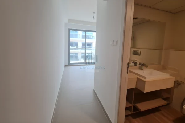 2 Bedroom | High Floor | Partial Sea View 11