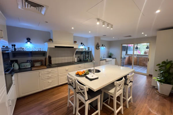 4BR Villa| Upgraded | Premium Al Hamra Living 10