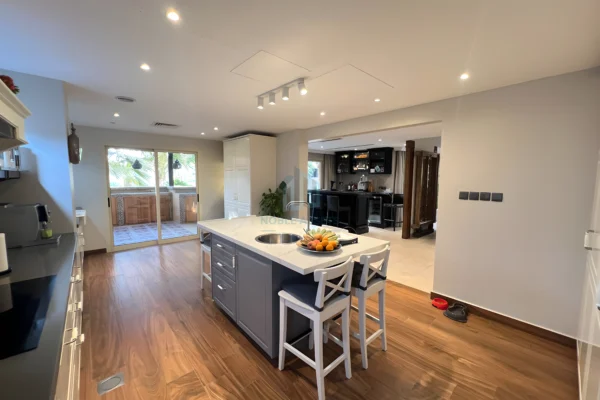 4BR Villa| Upgraded | Premium Al Hamra Living 11