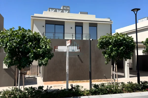 Beachfront 4BR Villa | 3 Years Payment Plan | Distress -10% below OP 2