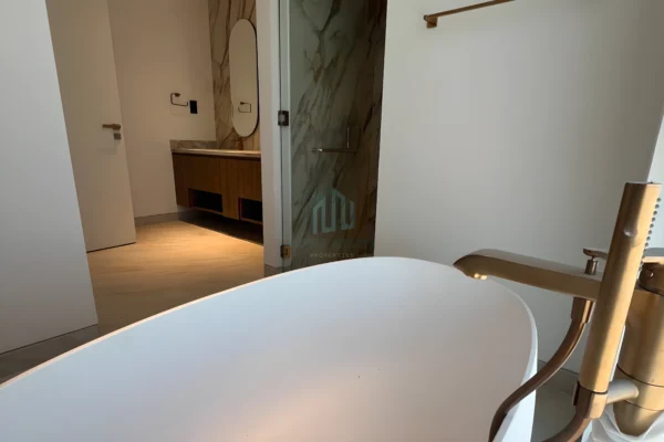 Beachfront 4BR Villa | 3 Years Payment Plan | Distress -10% below OP 27