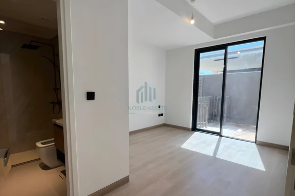 Beachfront 4BR Villa | 3 Years Payment Plan | Distress -10% below OP 5